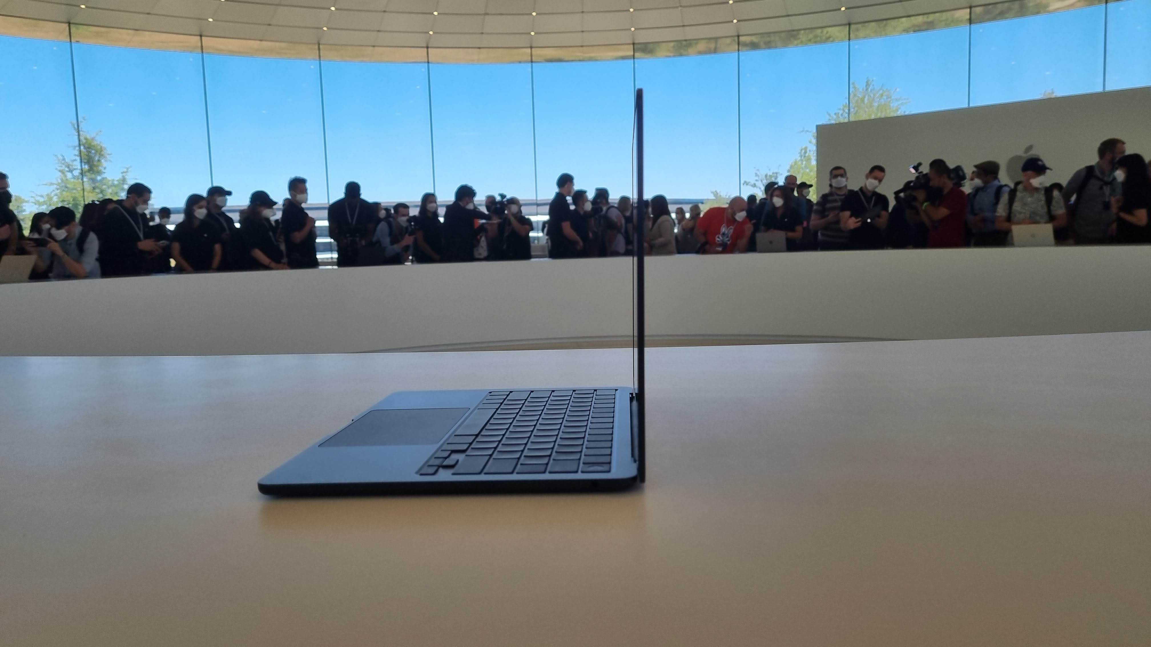 MacBook Air (M2, 2022) em Apple Park, Cupertino