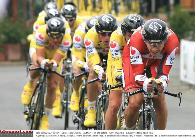 Saunier Duval going full throttle at the 2008 Giro d'Italia
