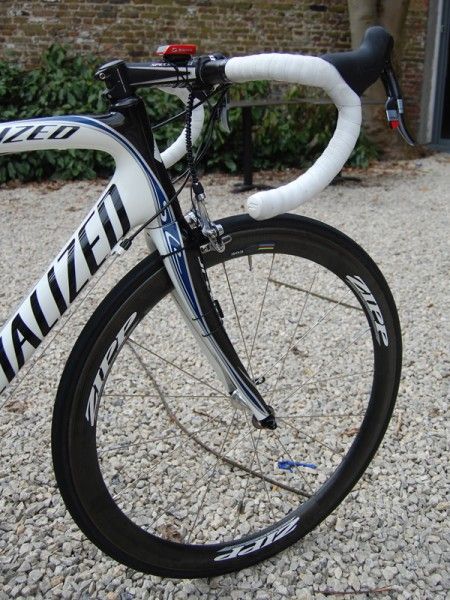 The 1 1/2" lower bearing stiffens up the fork but also provides a stouter union between the head tube and down tube.