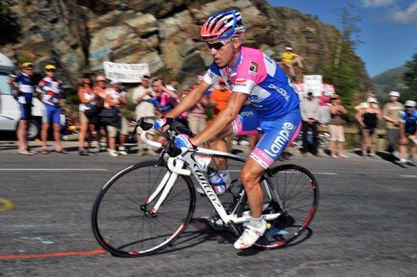 Damiano Cunego (Lampre) concentrates on his rhythm.