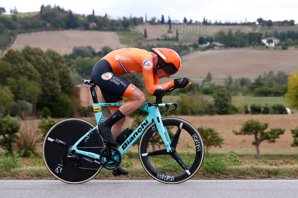 Jos van Emden rides in the time trial position