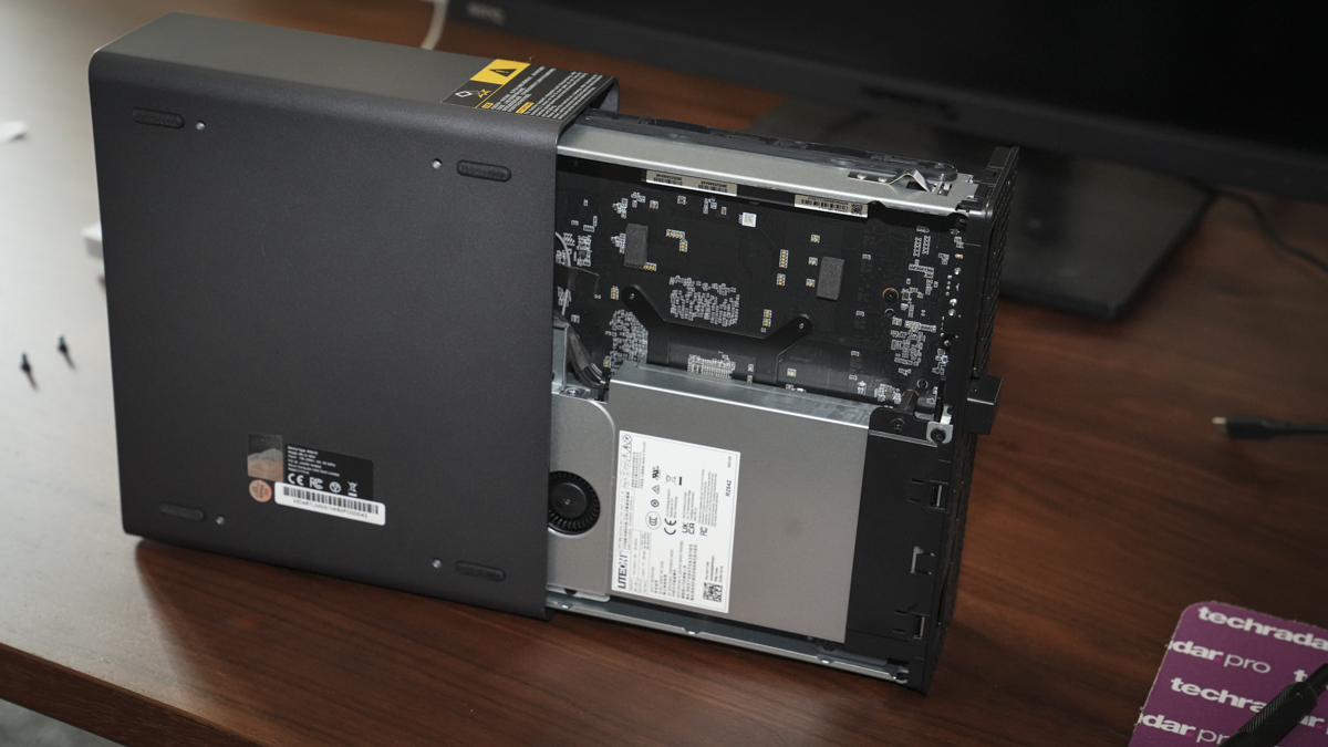 Minisforum MS-S1 Max