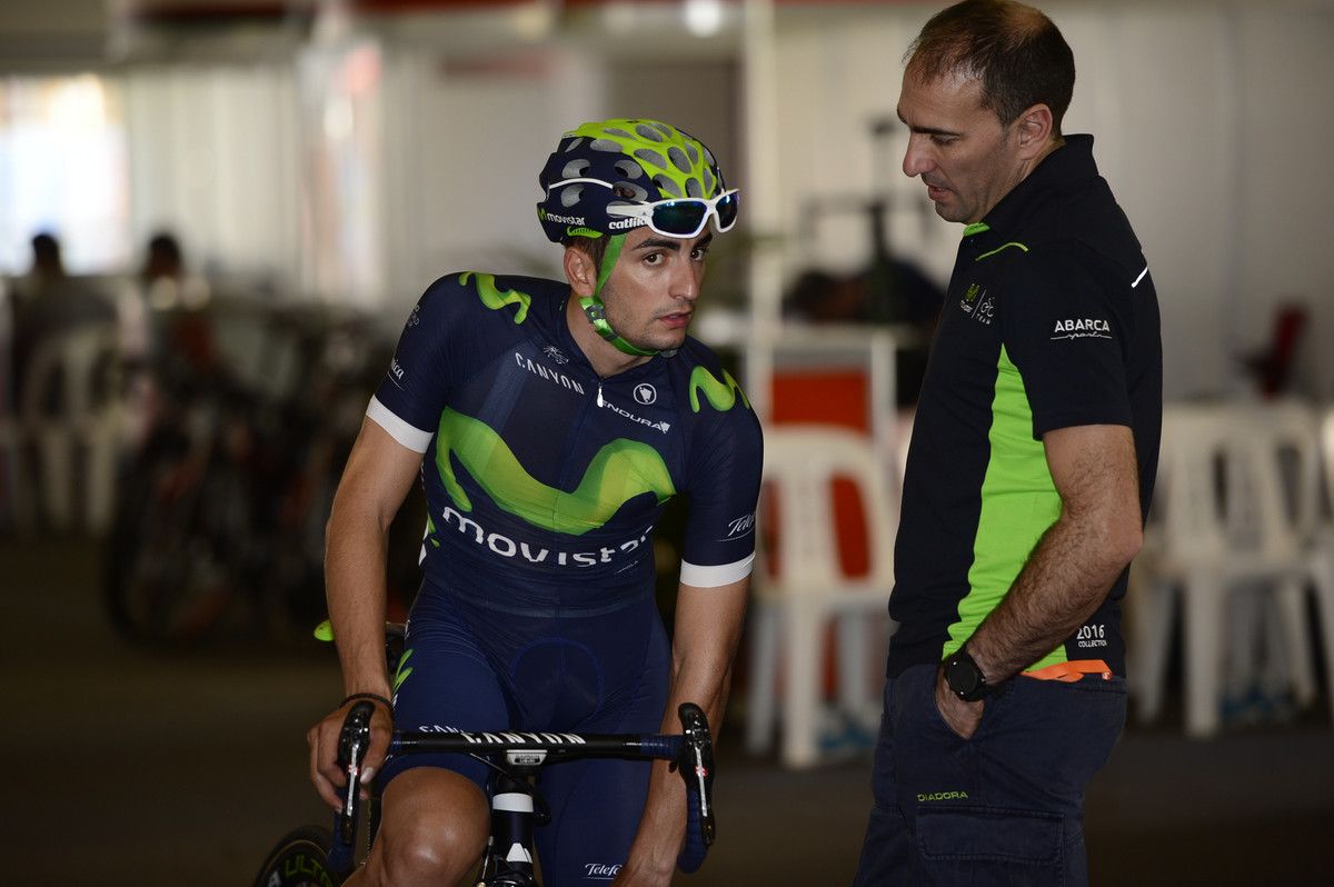 JJ Lobato has a final minute chat before the ride