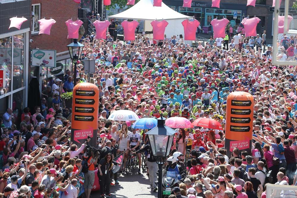 There were huge crowds at the start in Arnhem