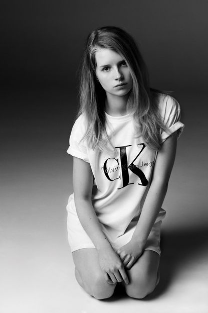 Lottie Moss Copies Sister Kate Moss With A New Calvin Klein Campaign |  Marie Claire UK
