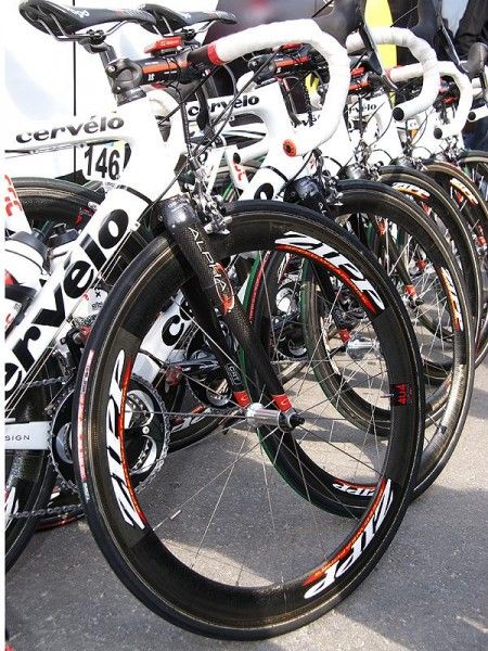 &hellip;is paired with a slightly shallow Zipp 404.