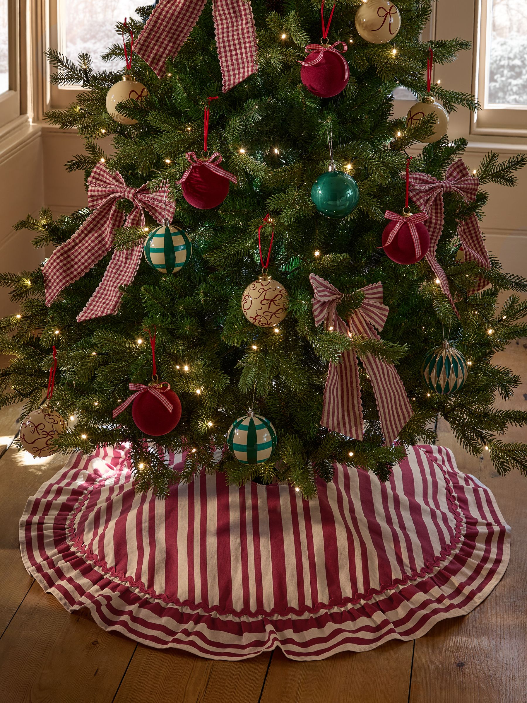 Red Stripe Frill Edge Tree Skirt - Size One