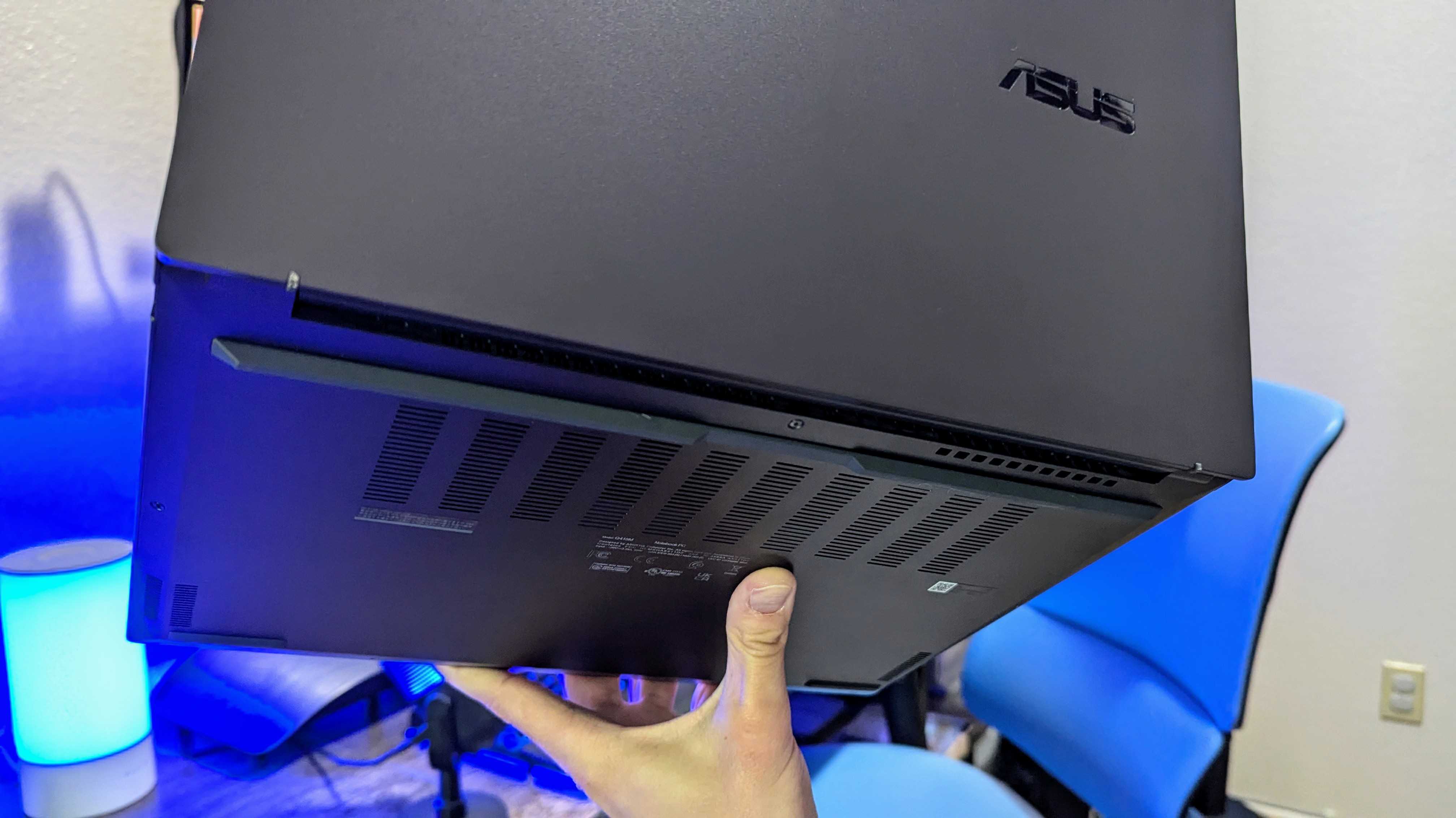 Image of the ASUS Zenbook 14 (Q415M) Windows laptop.