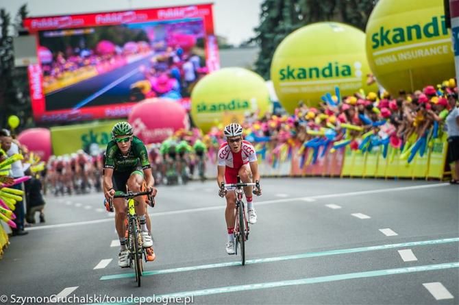 Thurau and Pawel Franczak try in vain to hold off the peloton