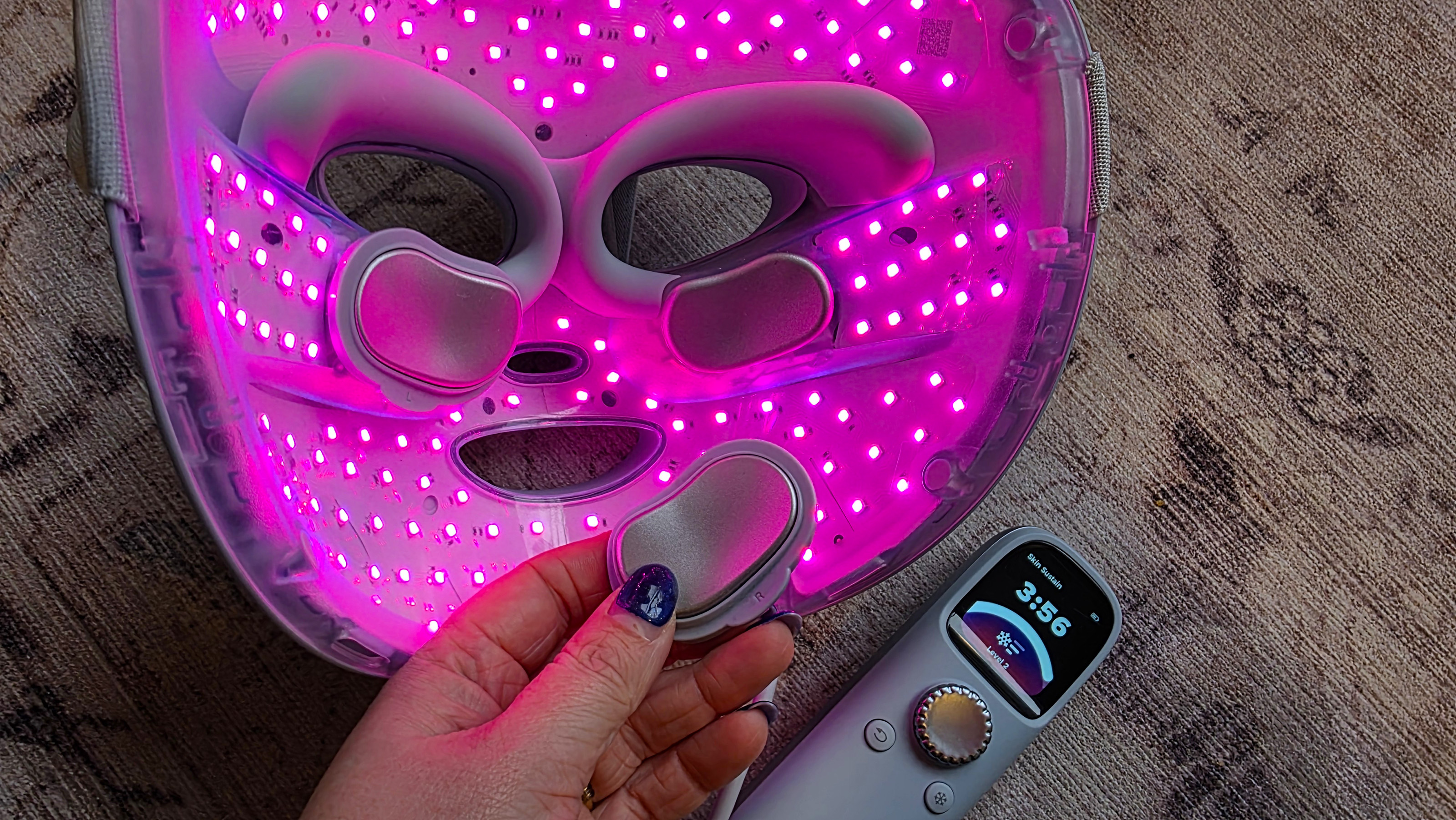 Shark CryoGlow mask with removable eye patches