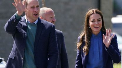 Britain's Prince William, Duke of Cambridge (L) and his wife Britain's Catherine, Duchess of Cambridge visit the Wheatley Group in Glasgow, on May 11, 2022, to hear about the challenges of homelessness in Scotland