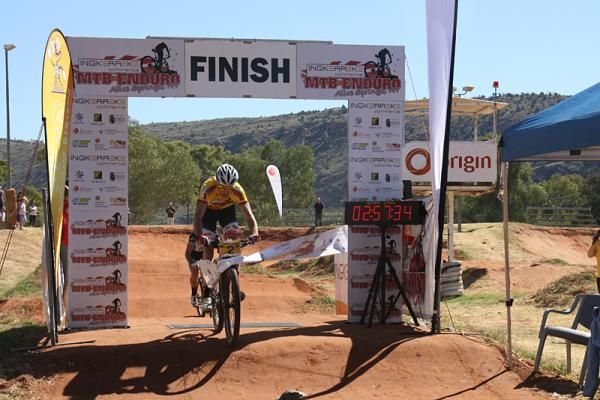 Andy Blair wins stage 4