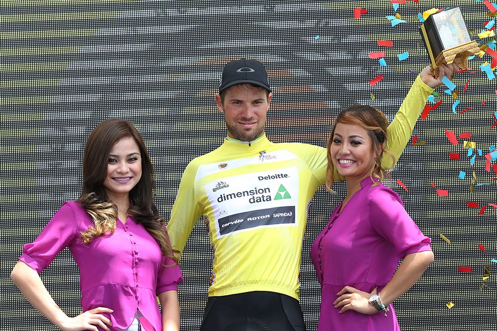 Renardt Janse Van Rensburg in the leader's yellow jersey