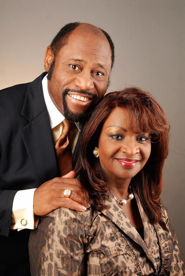 Internationally known preacher Myles Munroe dies in plane crash