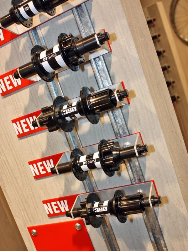 Slotting in below the current 340 range is a new 350 series with slightly heavier weights but still retaining the star ratchet driver mechanism and alloy freehub bodies.