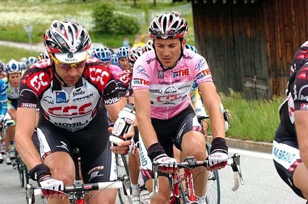 Ivan Basso sits comfortably in the bunch
