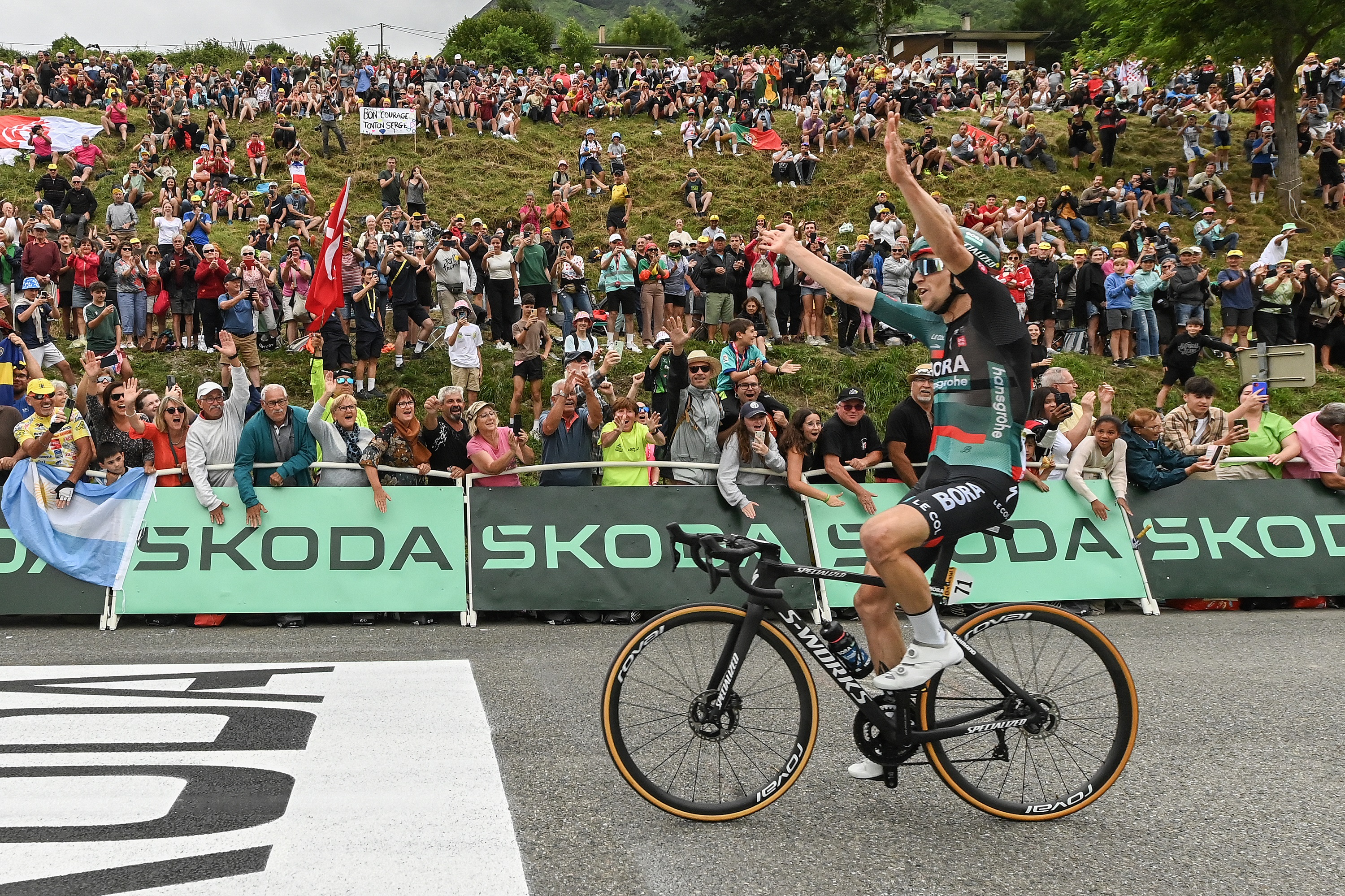 Jai hindley wins stage 5 of the Tour de France 2023