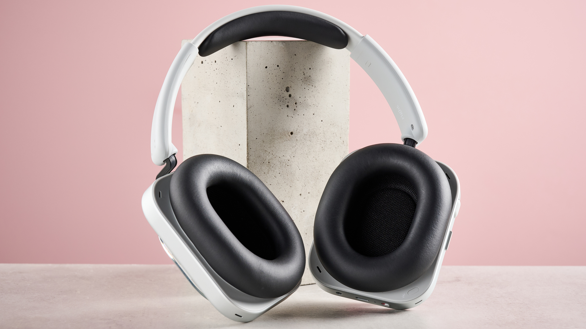 The Nothing Headphone (1) showing the earpads and headband