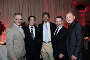 91960-Steven_Spielberg_Peter_Roth_John_Wells_Barry_Meyer_Warren_Littlefield__360x240.jpg