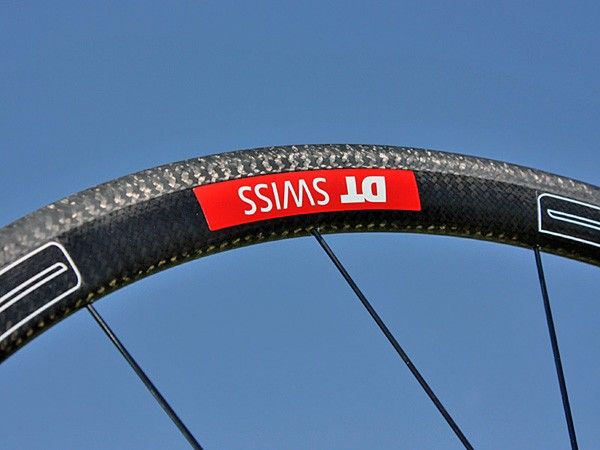 The shallow all-carbon rim spins up quickly and provides pulse-free braking.