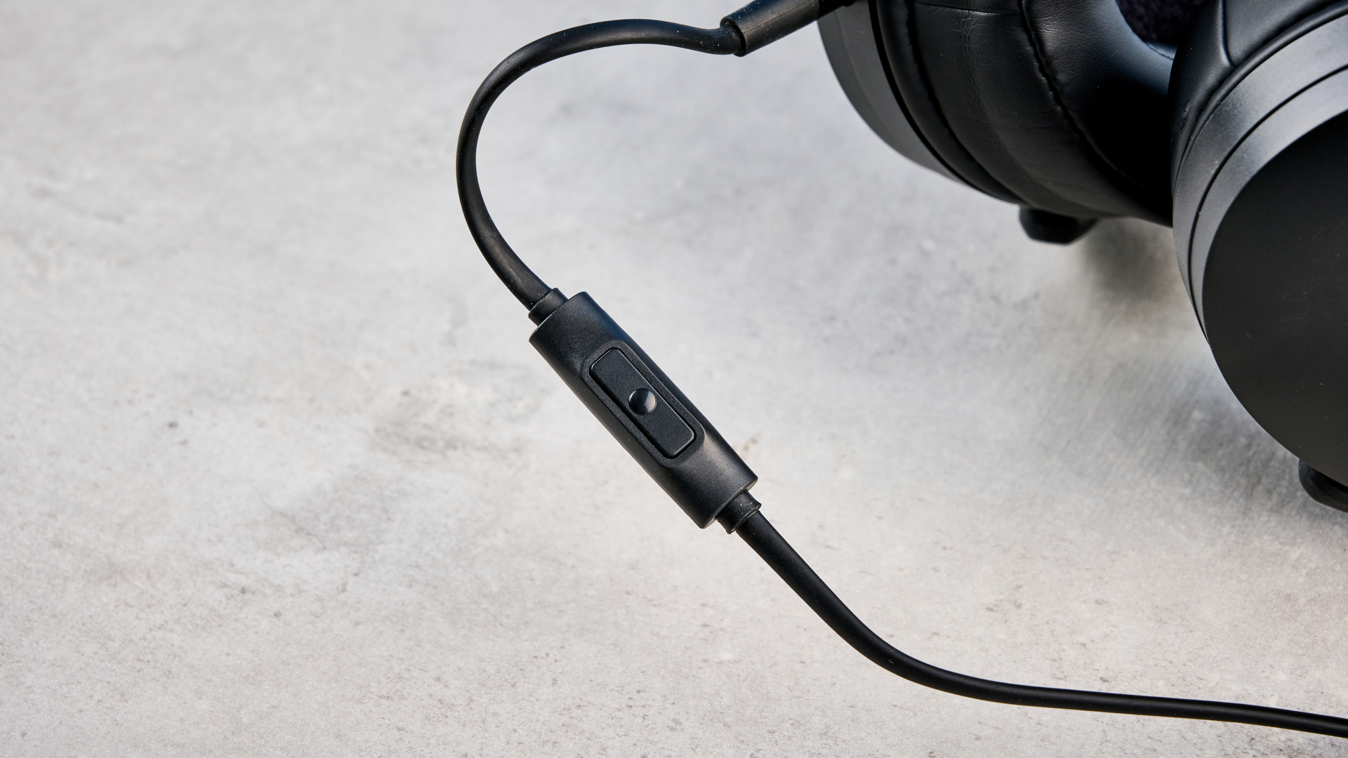 Sennheiser HD 400U microphone