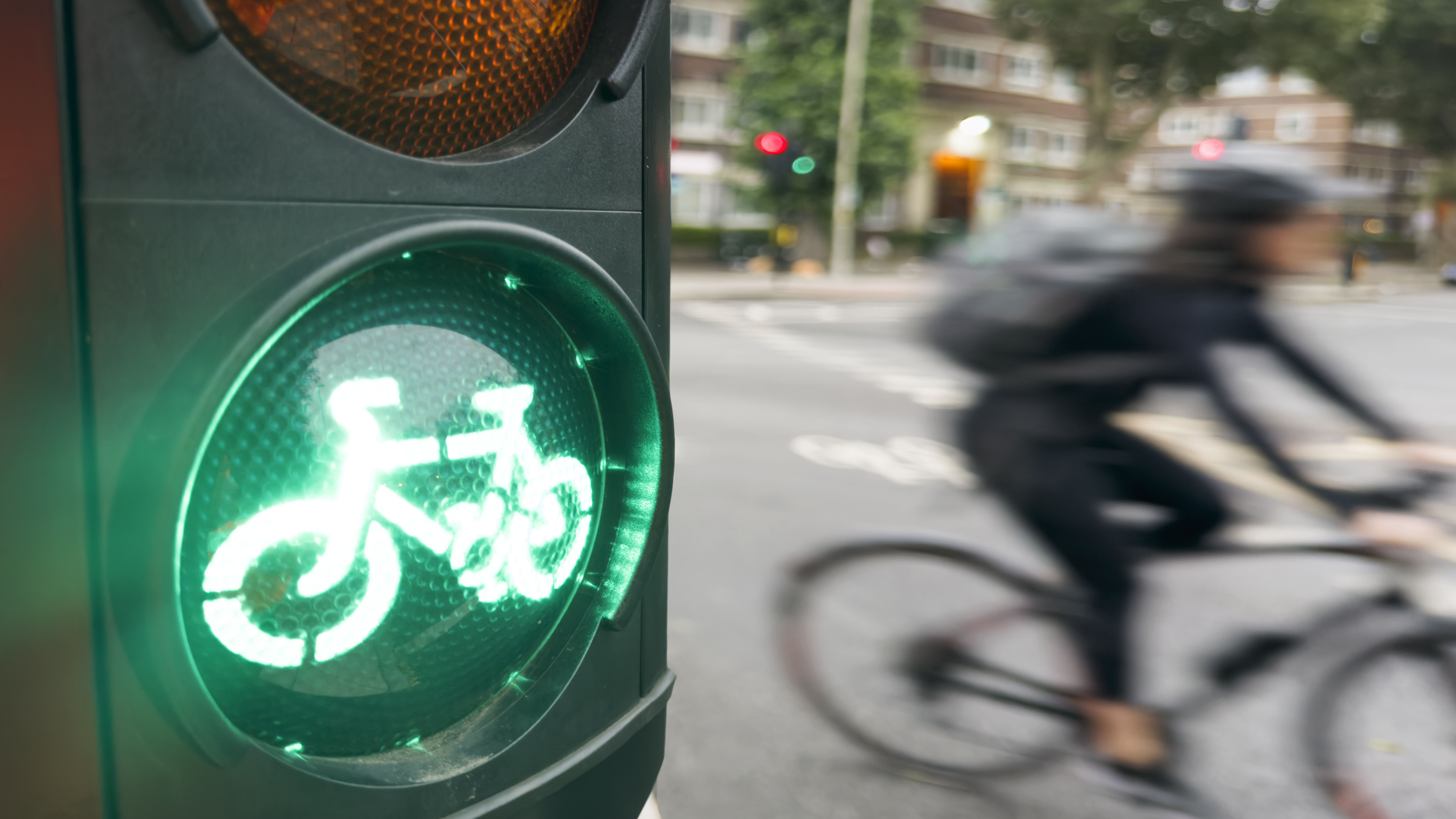 City cycling - traffic lights