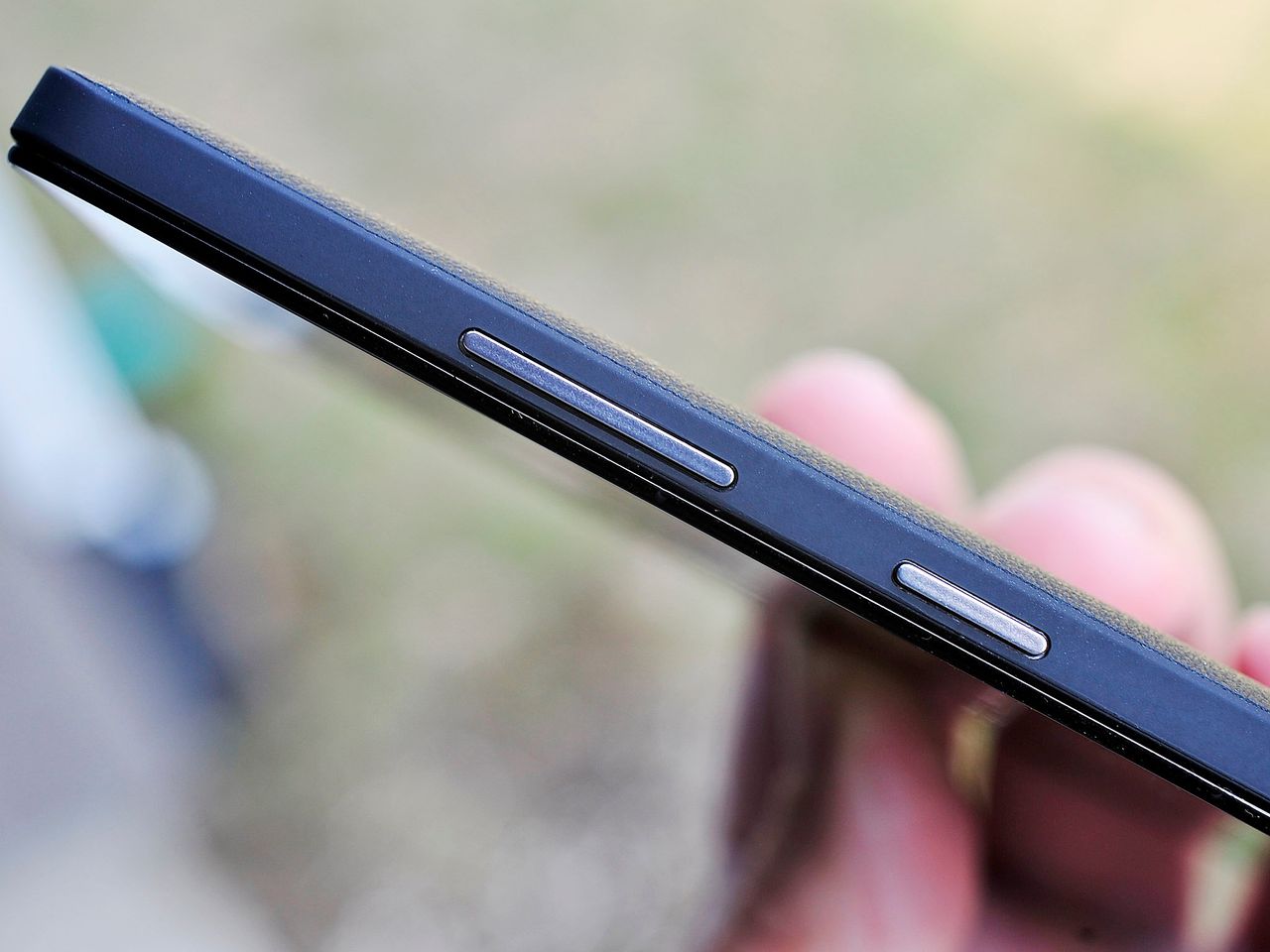 Mozo Black Rim for Lumia 950