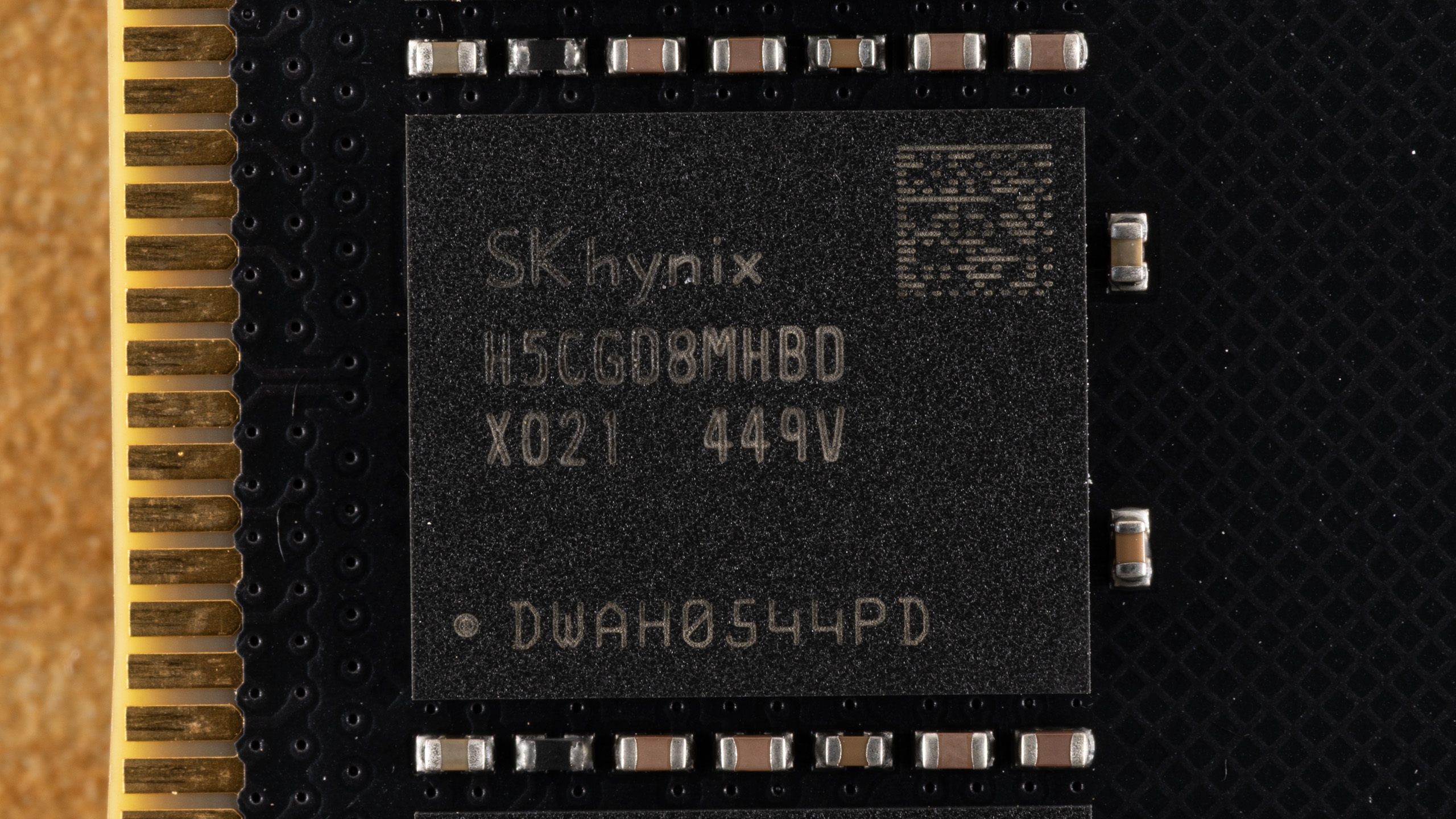 كليفف كراس V RGB DDR5-9600 C46