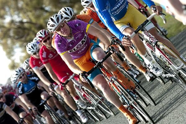 Tour leader Joel Pearson (Genesys Wealth Advisers) in the peloton around two-and-a-half minutes behind a leading pair at the sixty kilometre mark.