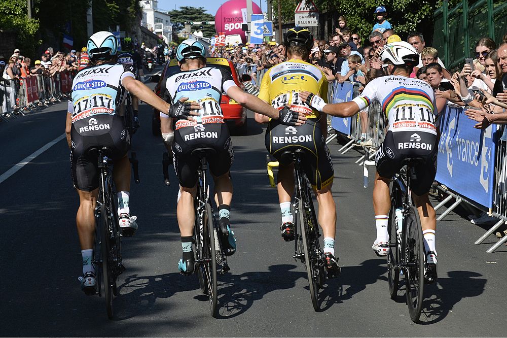 Tony Martin crashed in sight of the finish on stage 6 and abandoned with a collarbone break