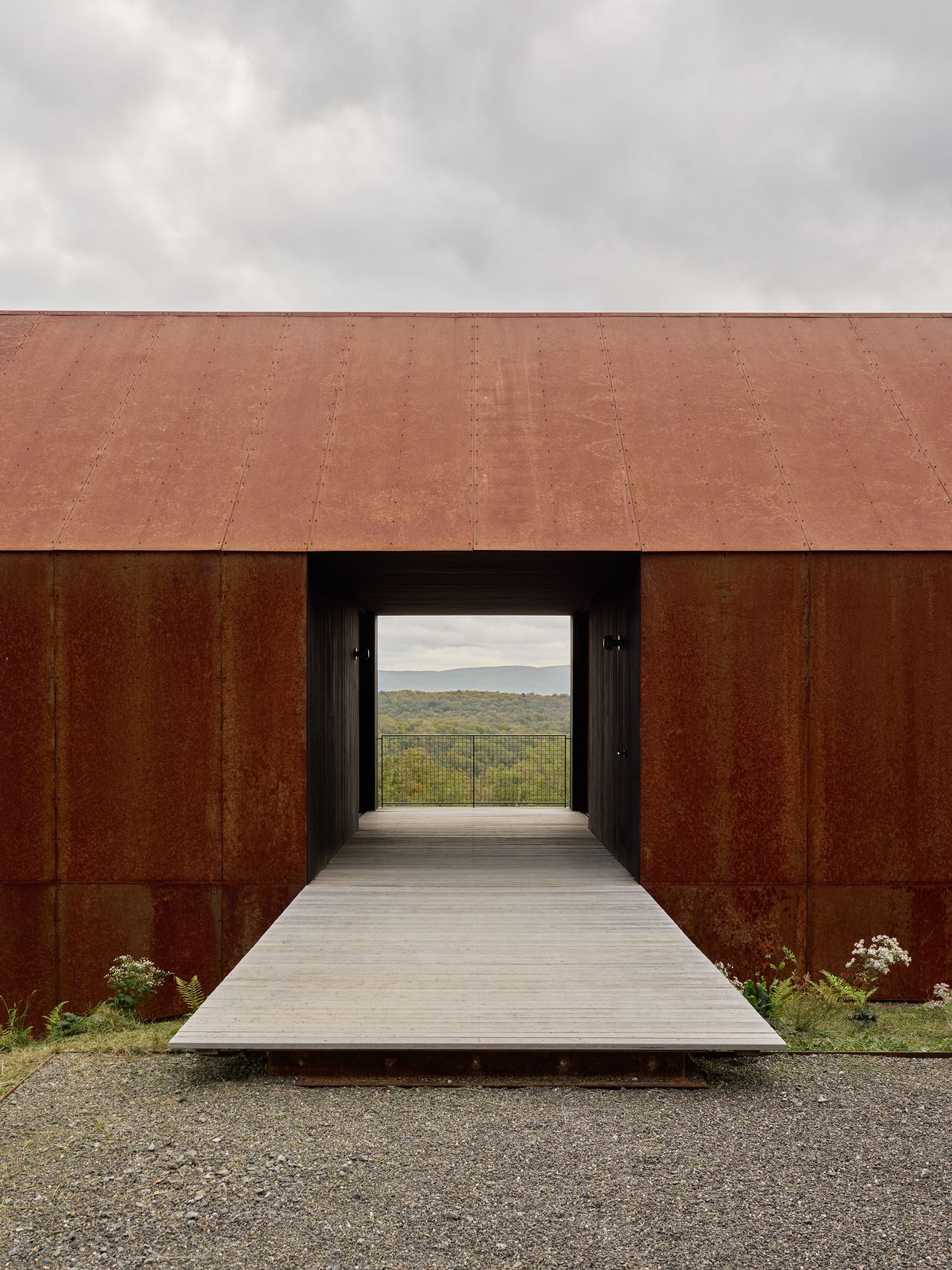 tranquil interiors of Catskills home