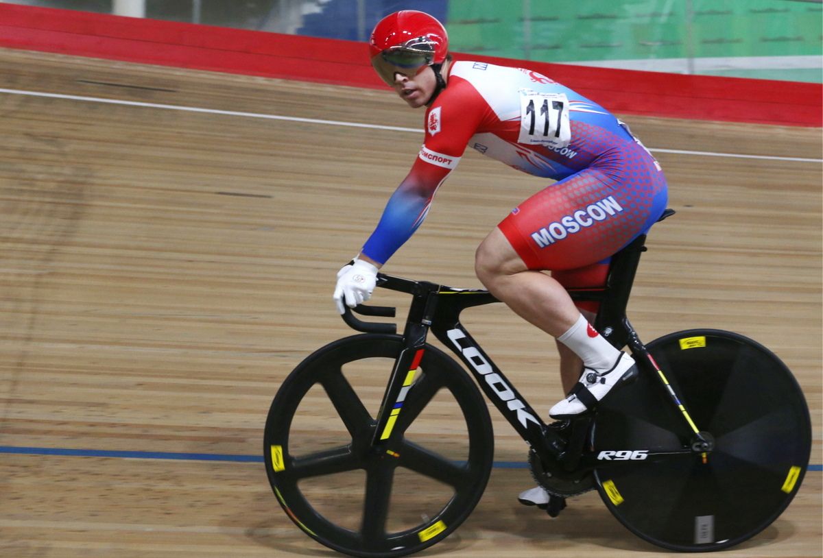 Shane Perkins racing the national Russian track championships