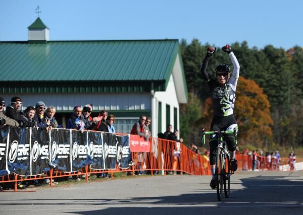 Sally Annis (crossresults.com p/b JRA Cycles) takes the victory.