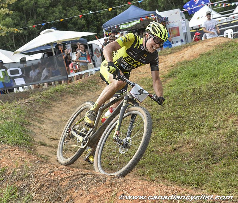 Maxime Marotte (BH-SR SUNTOUR-KMC) chasing