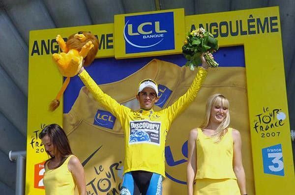 Contador happy in yellow