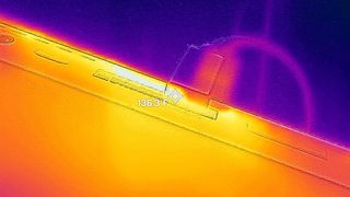ROG Ally charging area seen through a thermal camera.
