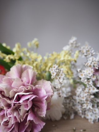 image of flowers on table
