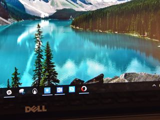 Dell XPS 15 (9550) display