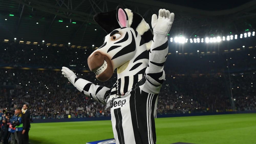 Juventus zebra terrifies people of Lisbon (and other Halloween hijinks ...