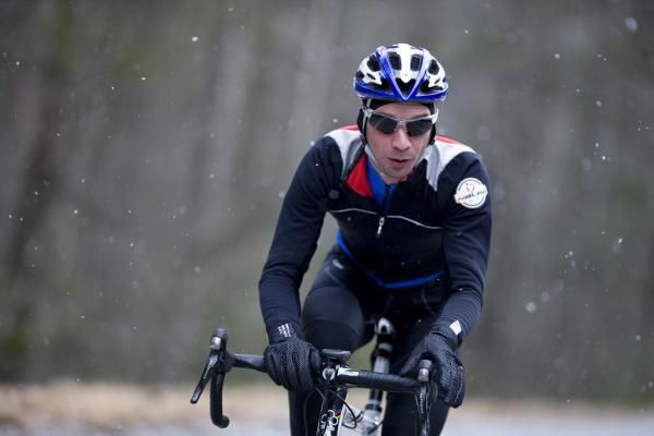 Davide Frattini climbs in the snow on Brasstown Bald.
