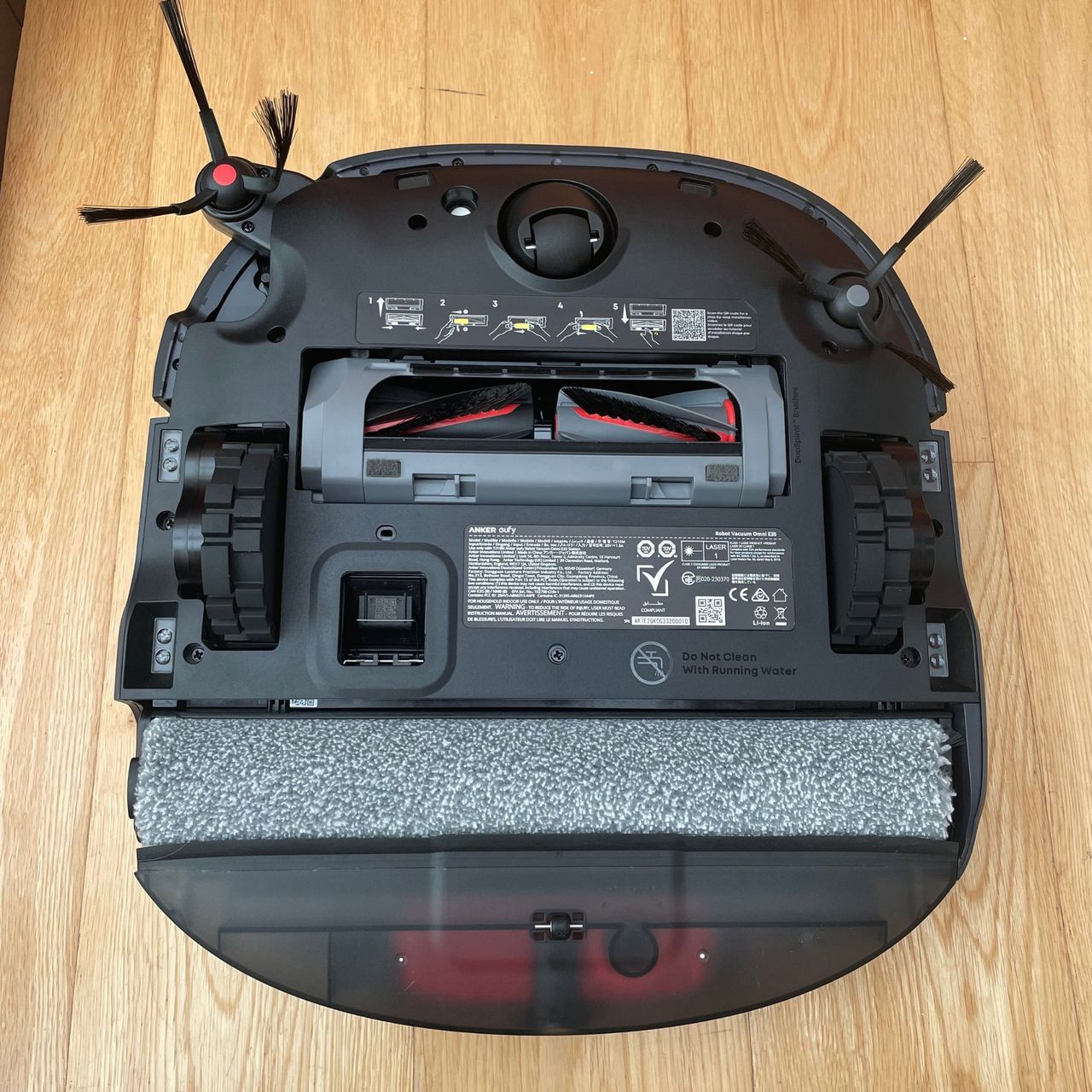 Underside of the Anker eufy Robot Vacuum E35 Omni