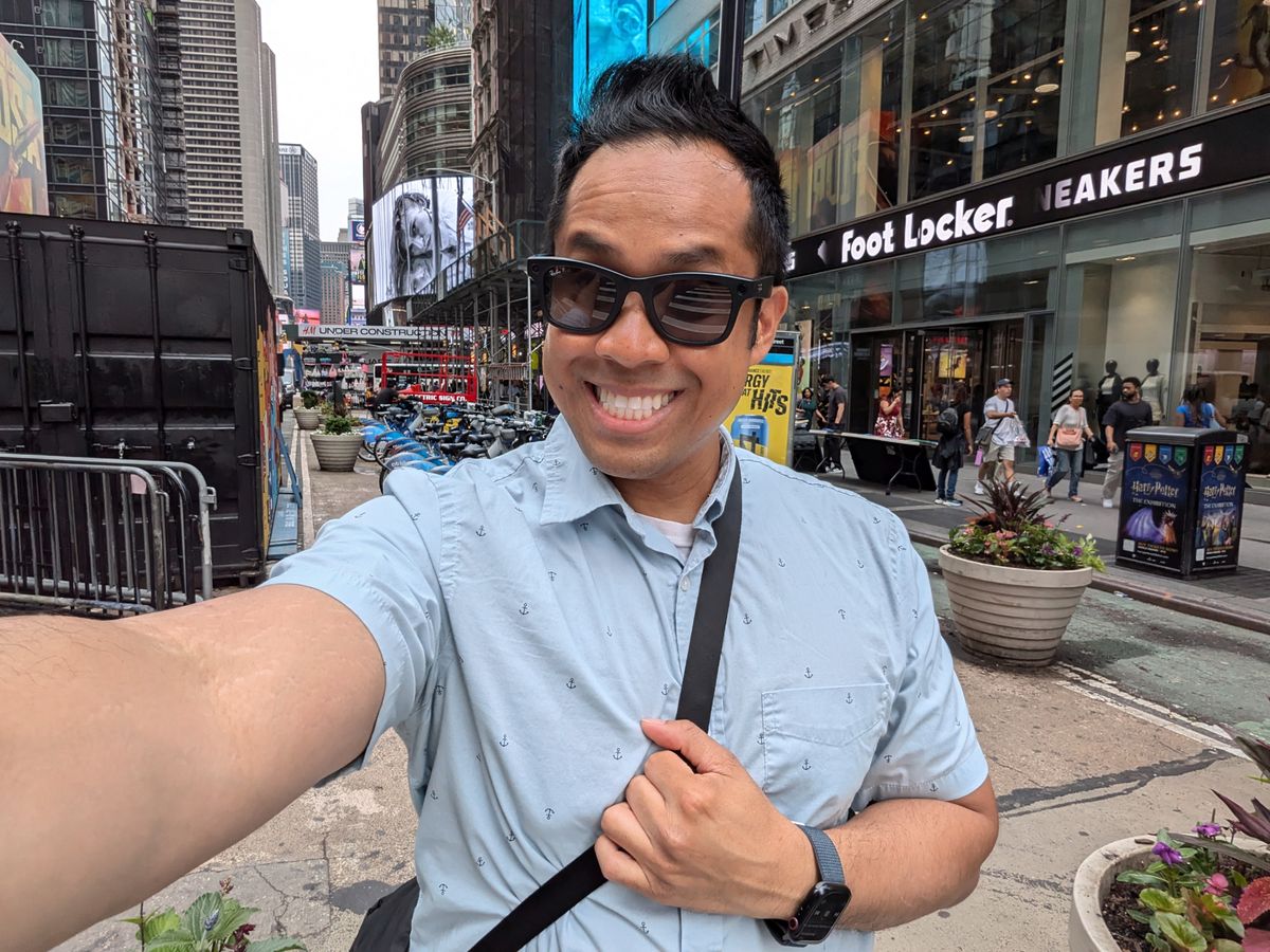 Google Pixel 8a selfie sample.