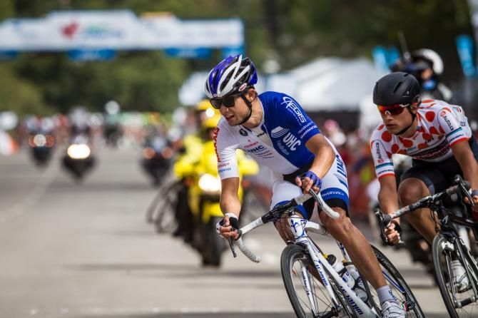 Kiel Reijnan (UnitedHealthcare) leads the break onto the finishing circuits