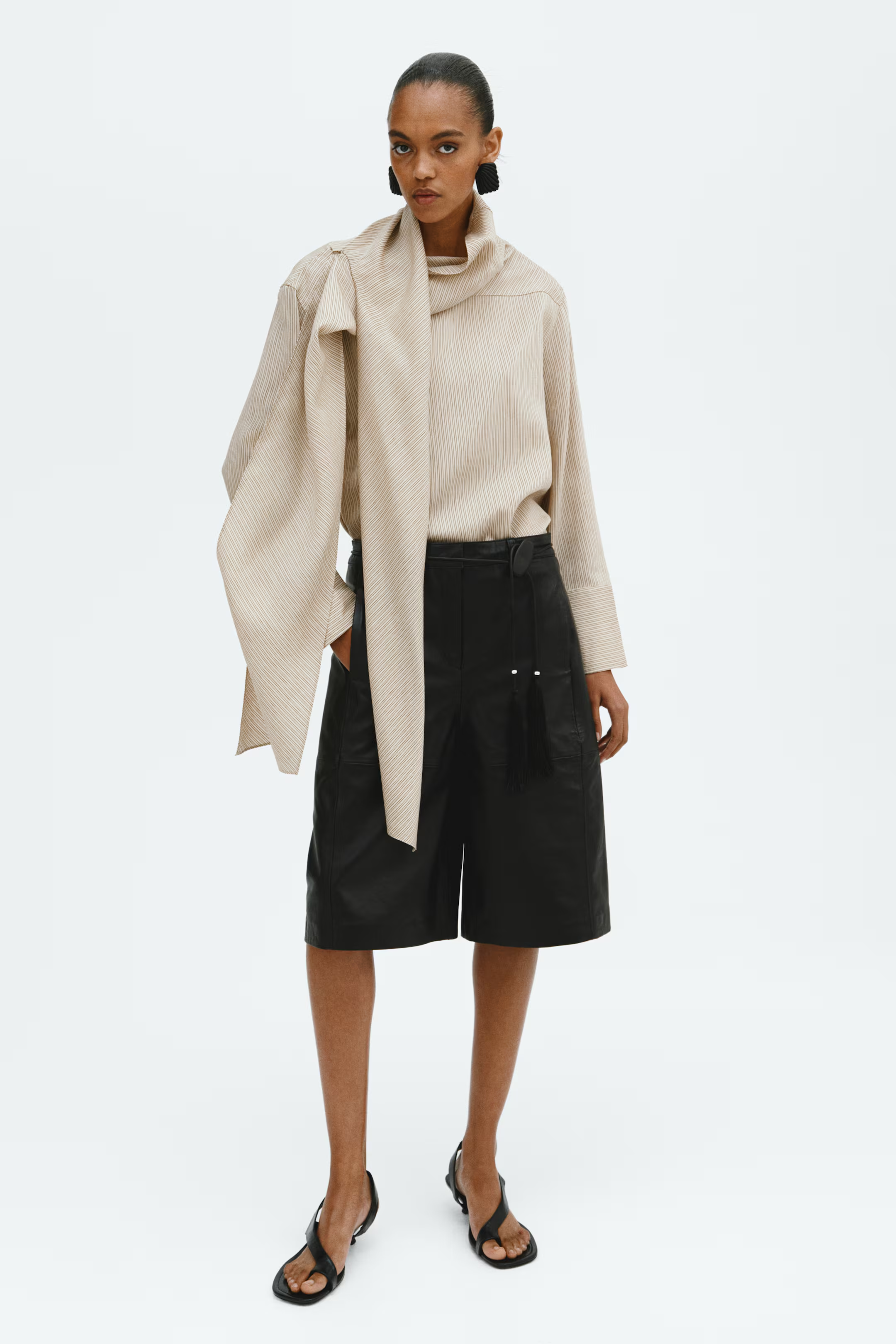 H&amp;amp;M, Linen-Blend Scarf-Collar Blouse