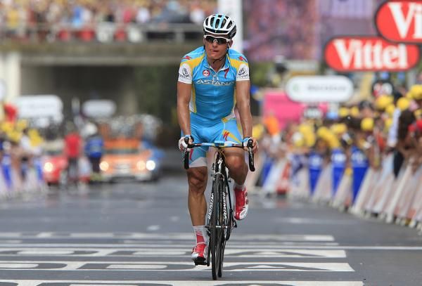 Alexander Vinokourov rolls in after his effort was nullified