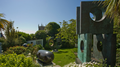 Barbara Hepworth Sculpture Garden 