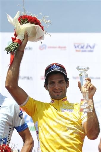 Juan Jos&eacute; Haedo (Saxo Bank) celebrates his victory on the podium.