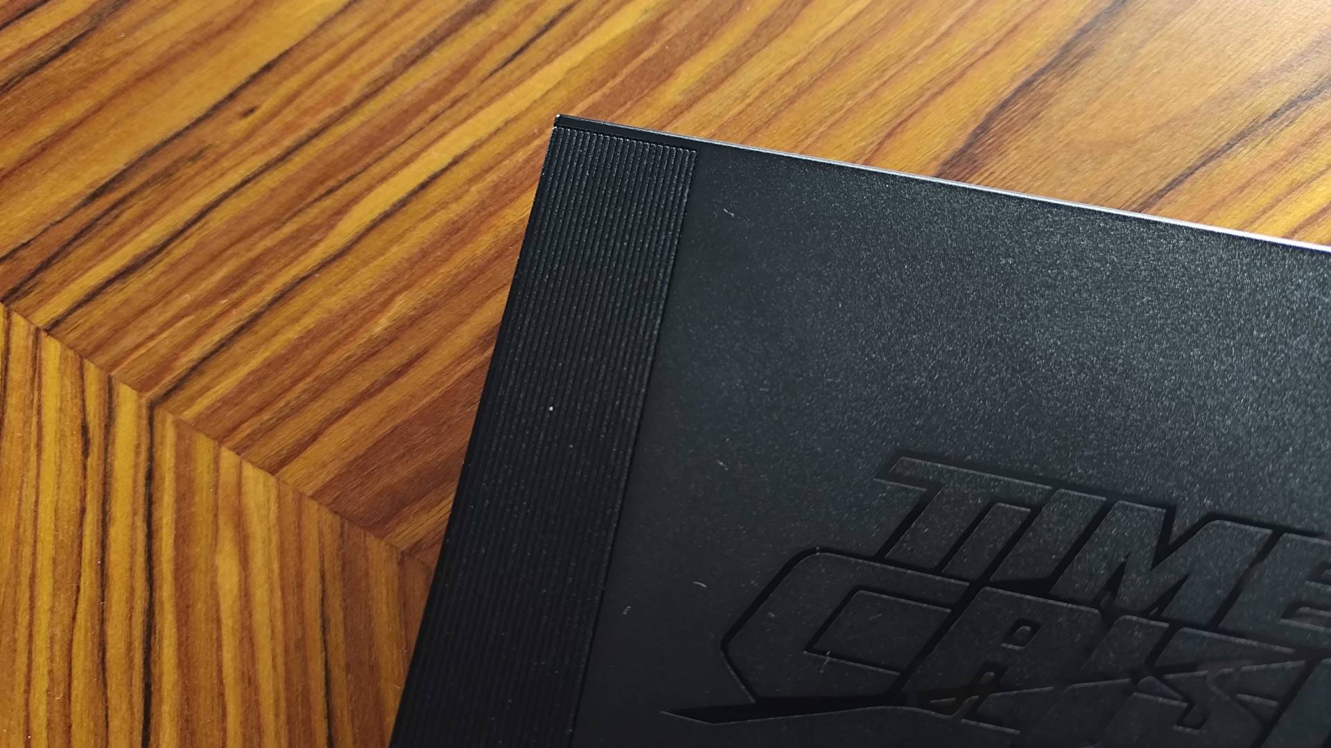 Close up of G'AIM'E Time Crisis console left side ridges.