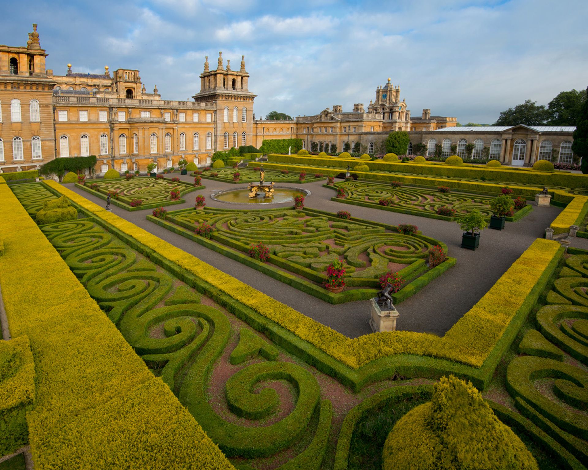 The Blenheim Palace Flower Show will go ahead this year Gardeningetc