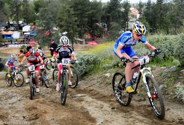 Georgia Gould (Luna Pro Team) leads the women out on lap one